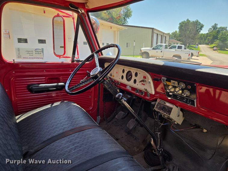 image for item EF1854 1972 Ford 750 pumper fire truck