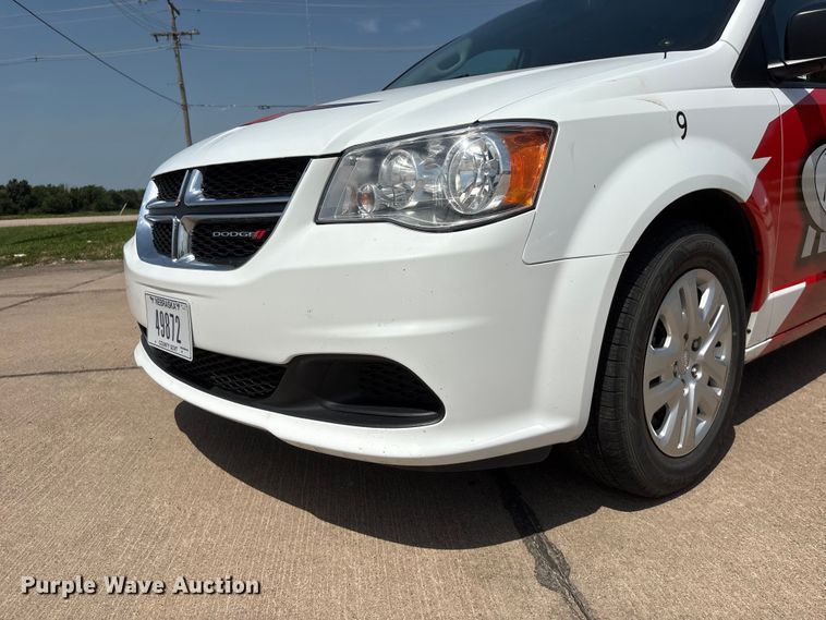 image for item EI5842 2018 Dodge Grand Caravan van