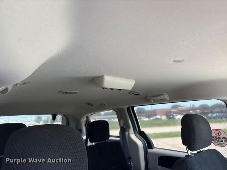 image for item EI5842 2018 Dodge Grand Caravan van