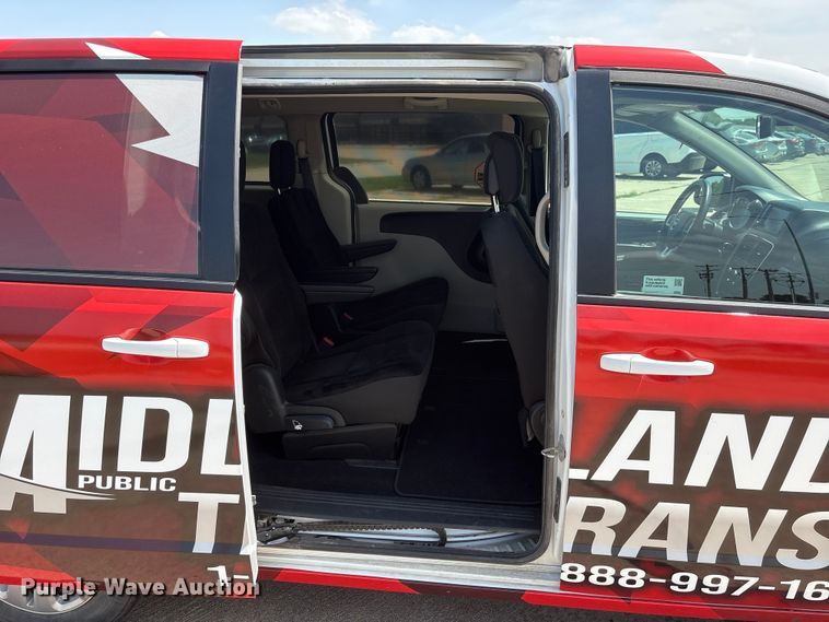 image for item EI5842 2018 Dodge Grand Caravan van