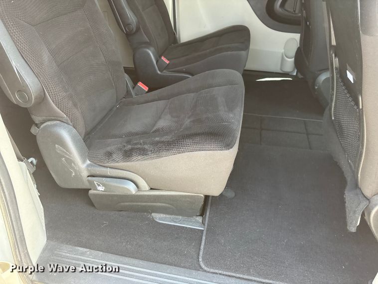 image for item EI5842 2018 Dodge Grand Caravan van