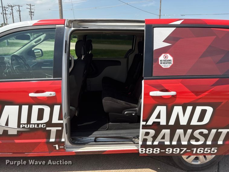 image for item EI5842 2018 Dodge Grand Caravan van