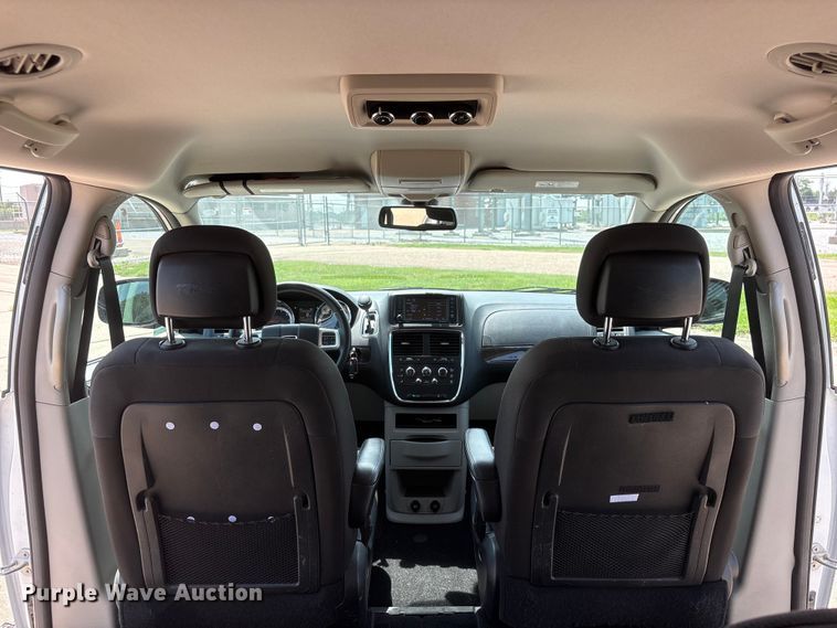 image for item EI5842 2018 Dodge Grand Caravan van