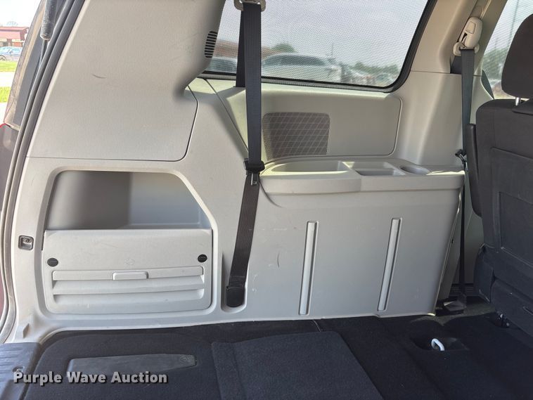 image for item EI5842 2018 Dodge Grand Caravan van