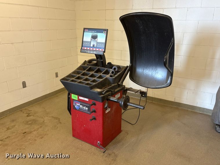 image for item EI5899 2014 Coats Proride diagnostic tire balancing machine