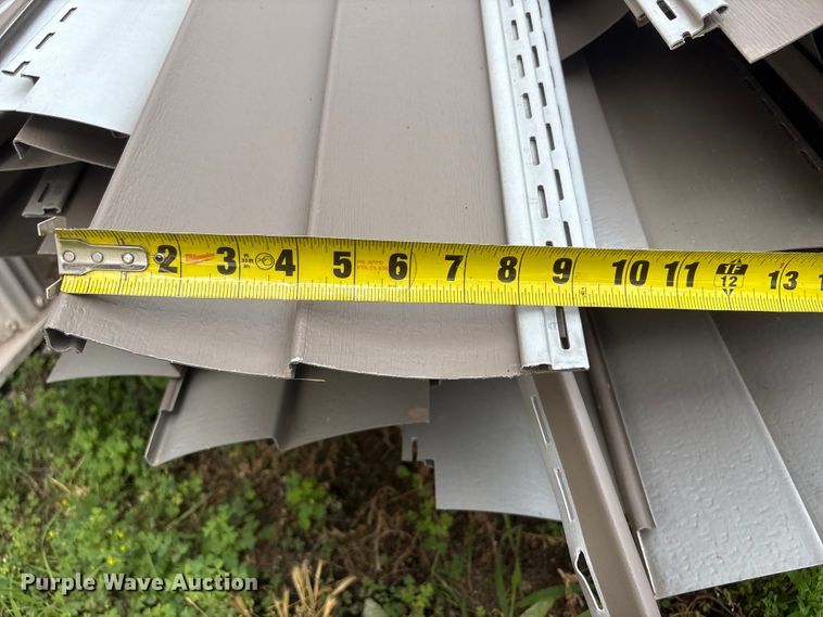 image for item EI5912 Approximately (20) pieces of vinyl siding