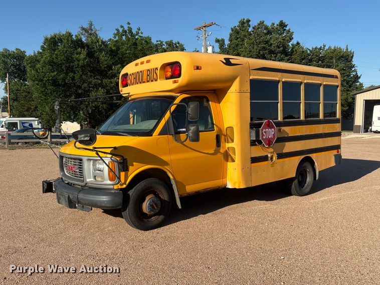2001 GMC Savana school bus