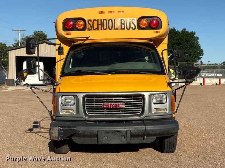 image for item EI5913 2001 GMC Savana school bus