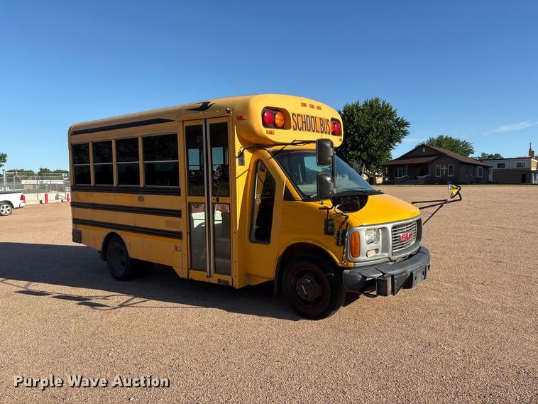 image for item EI5913 2001 GMC Savana school bus