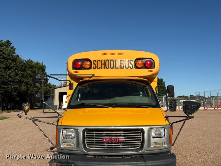 image for item EI5913 2001 GMC Savana school bus