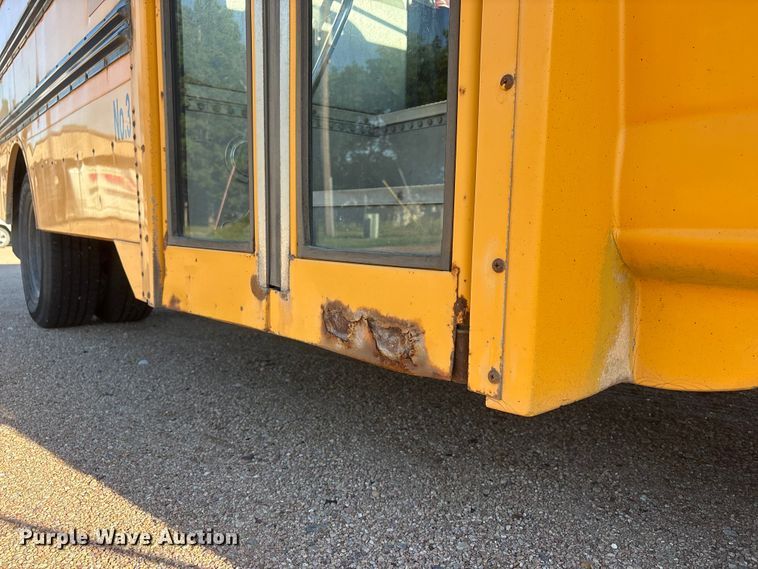 image for item EI5913 2001 GMC Savana school bus