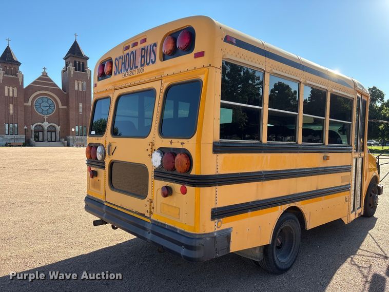 image for item EI5913 2001 GMC Savana school bus