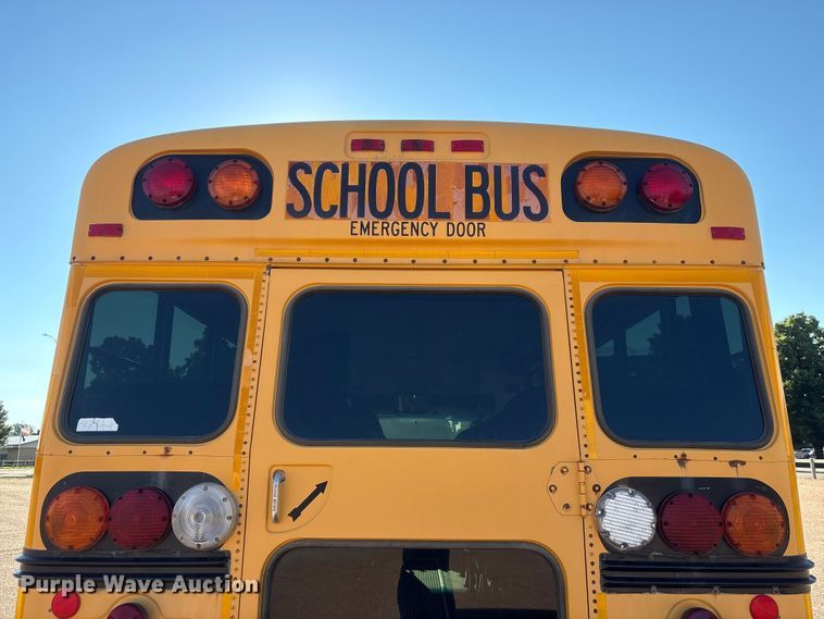 image for item EI5913 2001 GMC Savana school bus