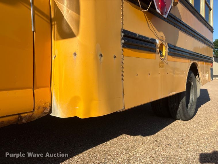 image for item EI5913 2001 GMC Savana school bus
