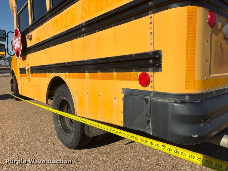 image for item EI5913 2001 GMC Savana school bus