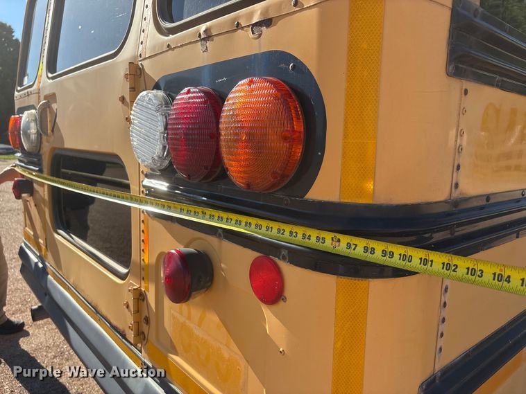 image for item EI5913 2001 GMC Savana school bus