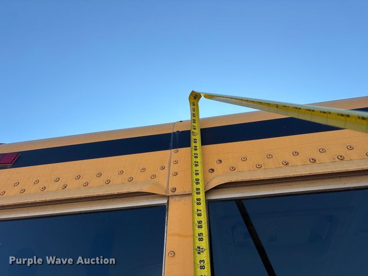 image for item EI5913 2001 GMC Savana school bus