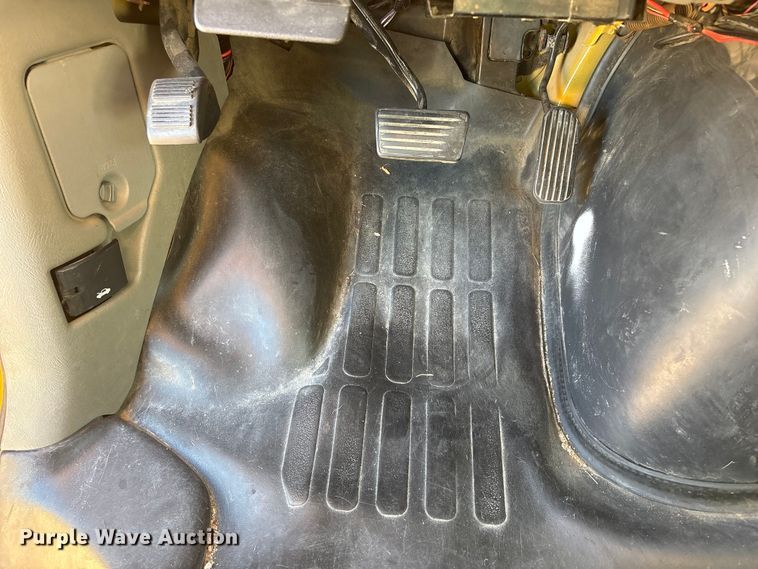 image for item EI5913 2001 GMC Savana school bus