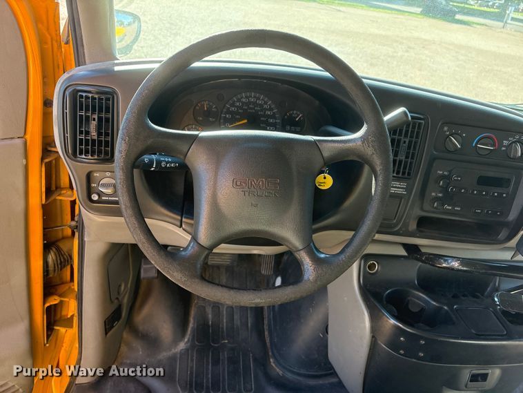 image for item EI5913 2001 GMC Savana school bus