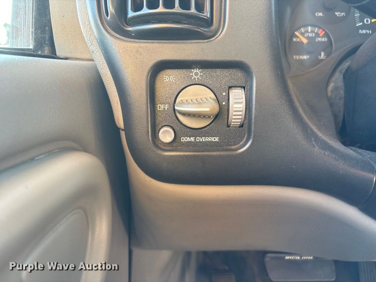 image for item EI5913 2001 GMC Savana school bus