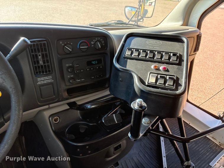 image for item EI5913 2001 GMC Savana school bus