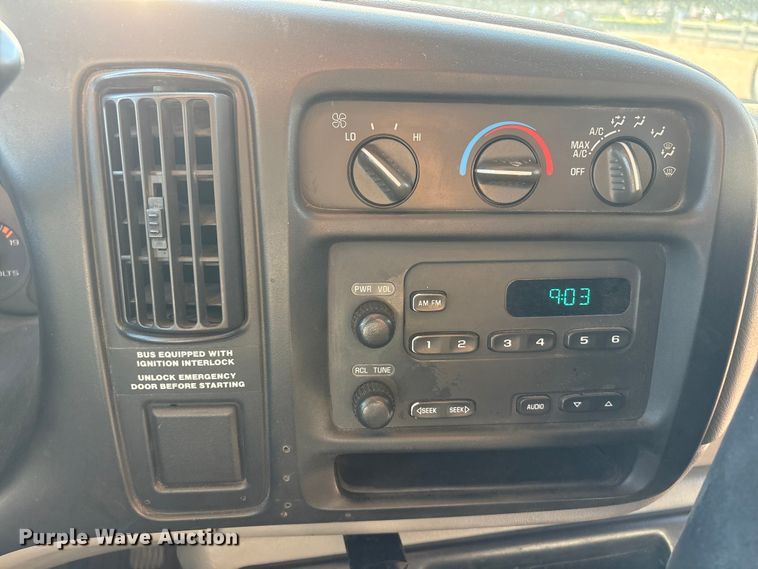 image for item EI5913 2001 GMC Savana school bus