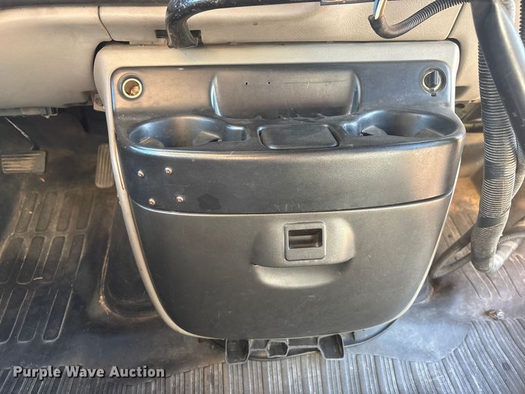 image for item EI5913 2001 GMC Savana school bus