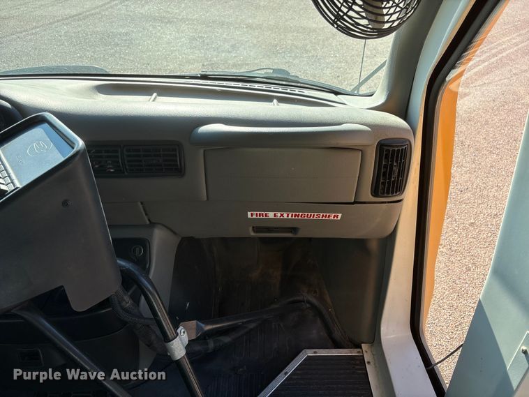 image for item EI5913 2001 GMC Savana school bus