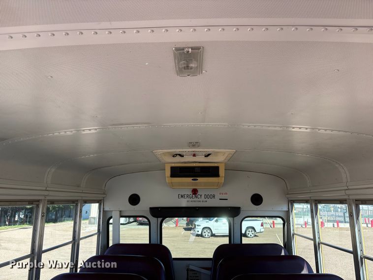 image for item EI5913 2001 GMC Savana school bus