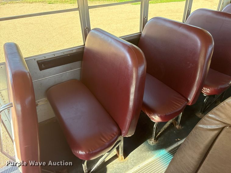 image for item EI5913 2001 GMC Savana school bus
