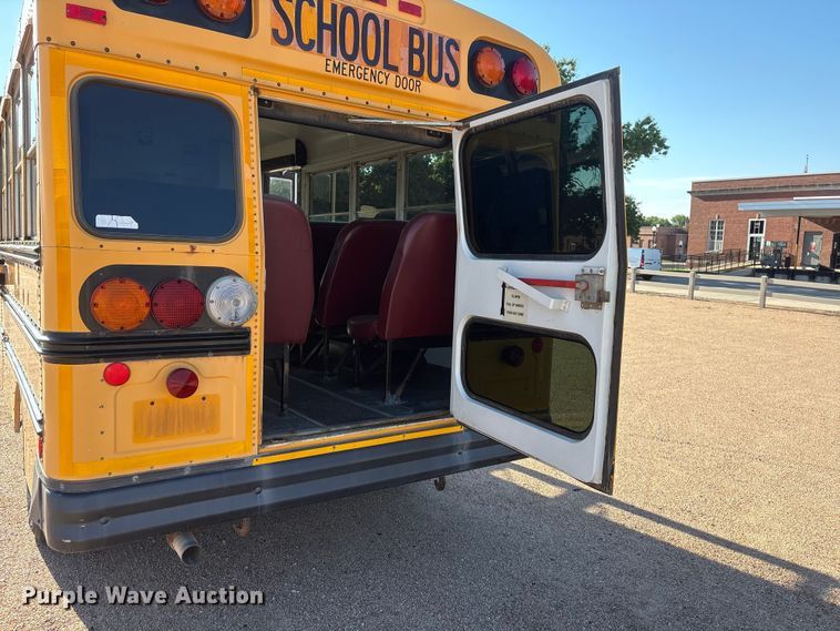 image for item EI5913 2001 GMC Savana school bus