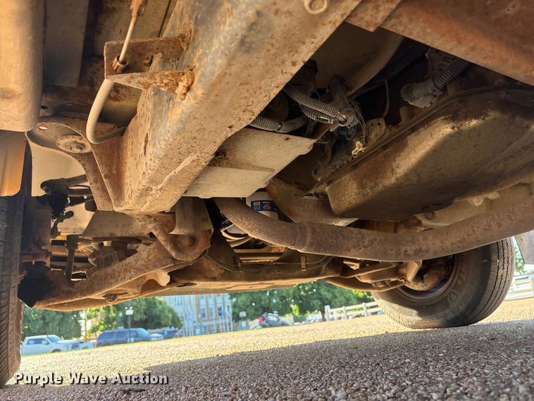 image for item EI5913 2001 GMC Savana school bus