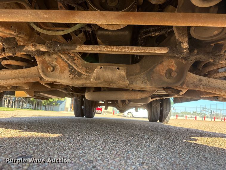 image for item EI5913 2001 GMC Savana school bus