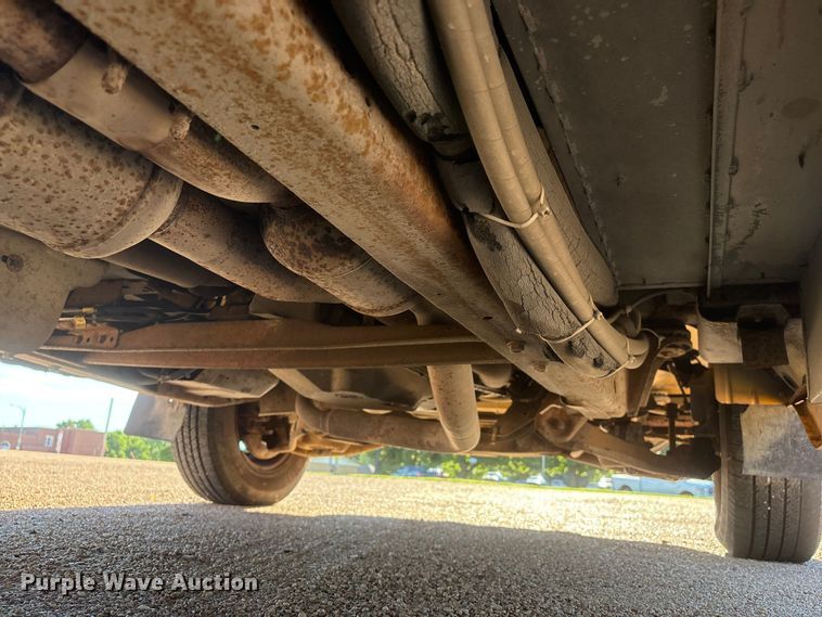image for item EI5913 2001 GMC Savana school bus