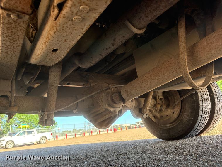 image for item EI5913 2001 GMC Savana school bus