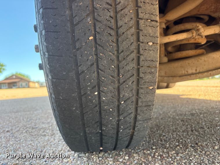 image for item EI5913 2001 GMC Savana school bus