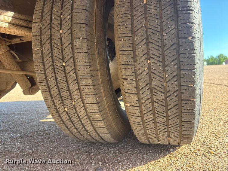 image for item EI5913 2001 GMC Savana school bus
