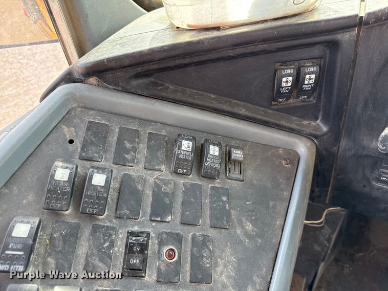 image for item EN0330 2014 IC PB105 school bus