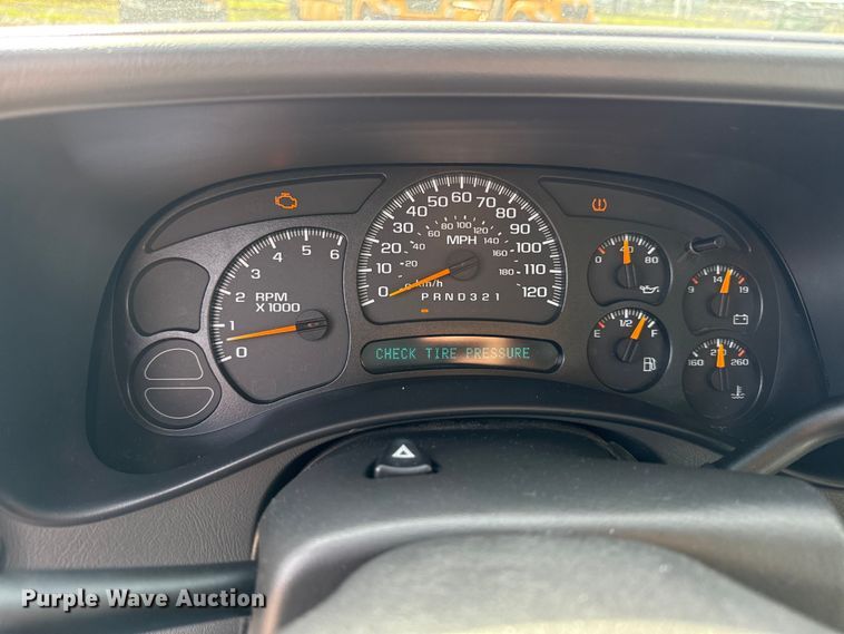 image for item EN0331 2006 Chevrolet Suburban 1500 SUV