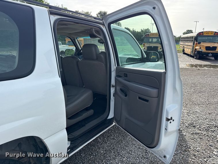 image for item EN0331 2006 Chevrolet Suburban 1500 SUV