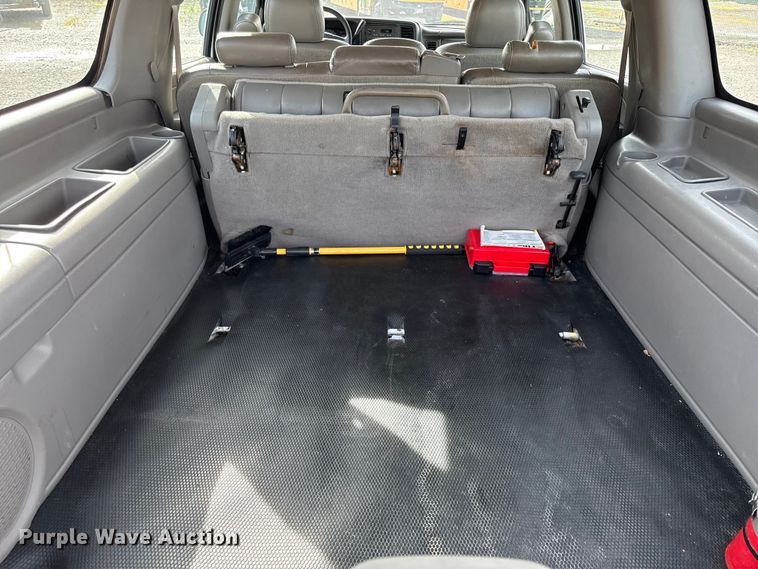 image for item EN0331 2006 Chevrolet Suburban 1500 SUV