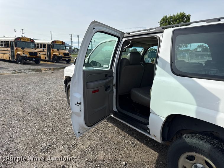 image for item EN0331 2006 Chevrolet Suburban 1500 SUV
