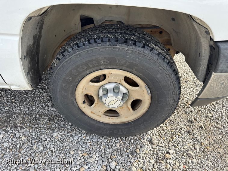 image for item EN0331 2006 Chevrolet Suburban 1500 SUV