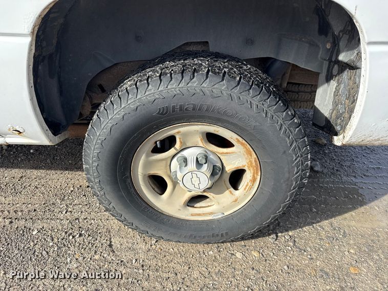 image for item EN0331 2006 Chevrolet Suburban 1500 SUV