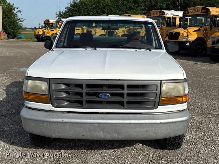 image for item EN0332 1994 Ford F150 XL pickup truck