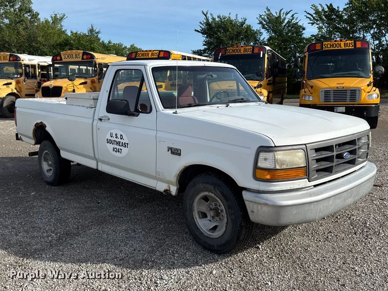 image for item EN0332 1994 Ford F150 XL pickup truck