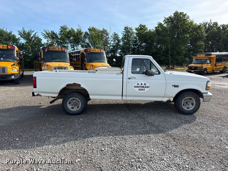 image for item EN0332 1994 Ford F150 XL pickup truck