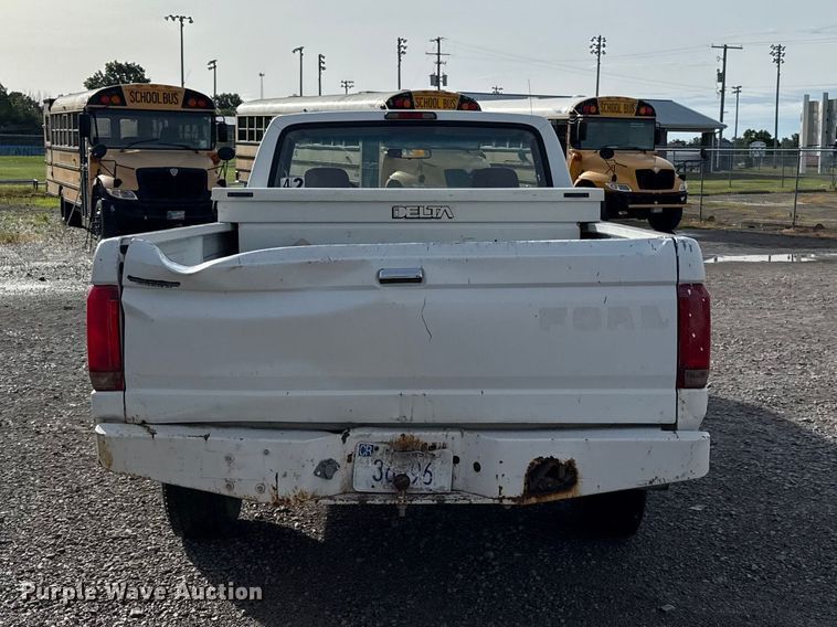 image for item EN0332 1994 Ford F150 XL pickup truck