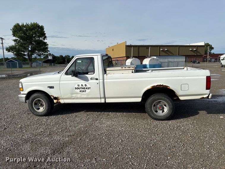 image for item EN0332 1994 Ford F150 XL pickup truck