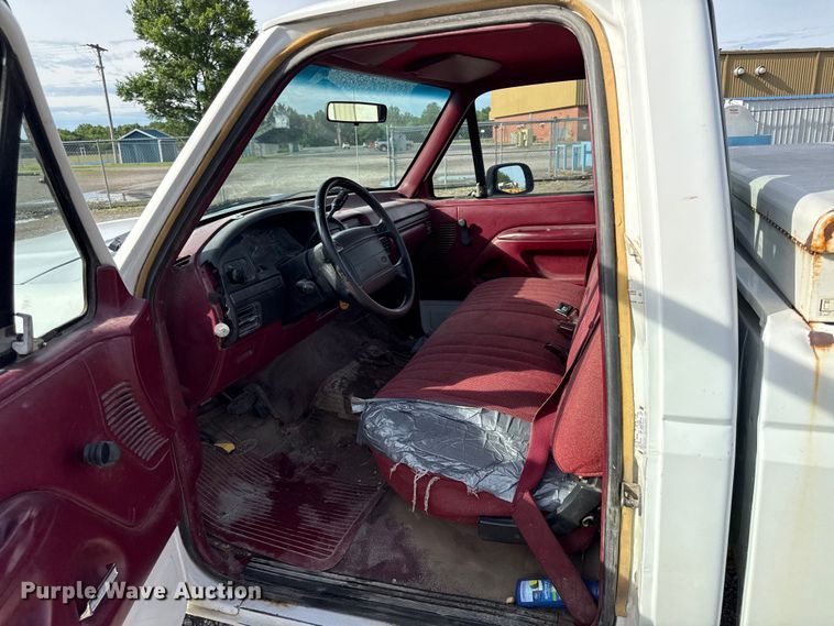 image for item EN0332 1994 Ford F150 XL pickup truck
